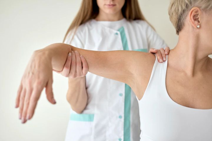Physical therapy of the arm can help with the treatment of arm pain